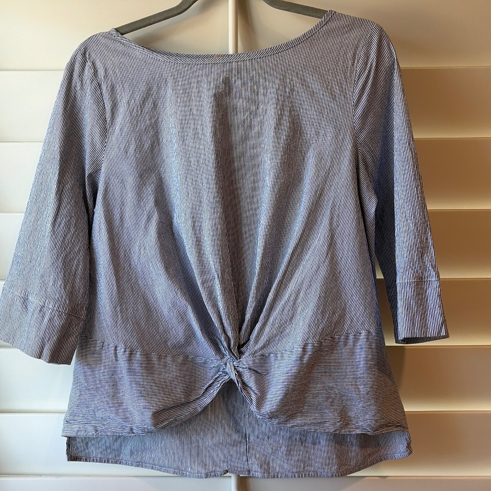 COMO VINTAGE EUC Pin Striped Boatneck Twist Front Top blue White L